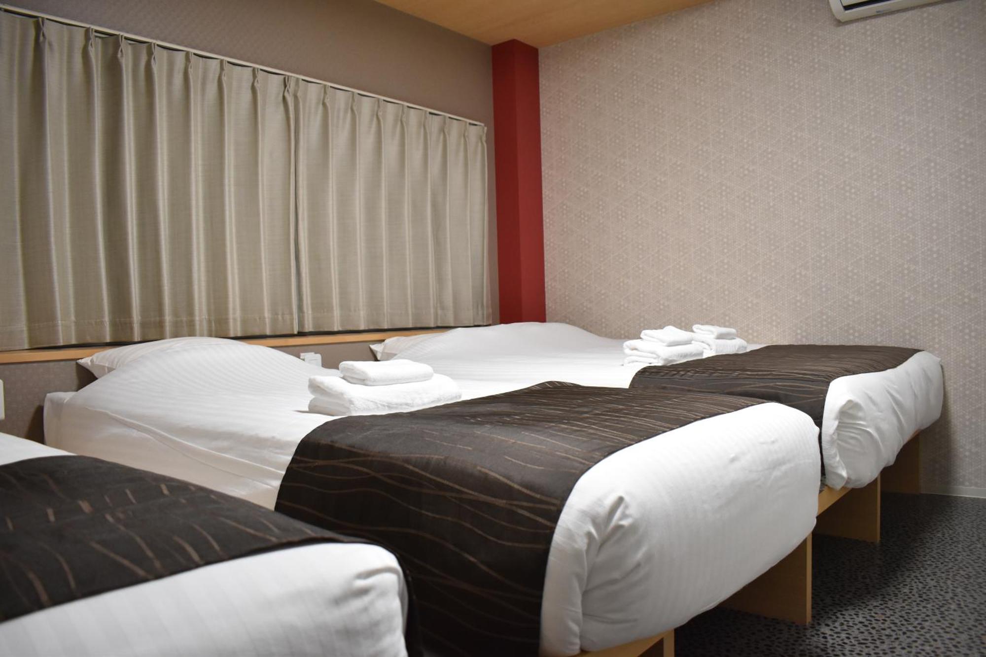 Shinsaibashi House Hotel Осака Стая снимка